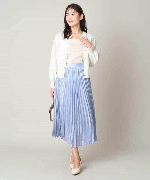 a.v.v(アーヴェヴェ)の「グロッシーサテンプリーツスカート(スカート・レディース・ダークインディゴブルー/チャコールグレー/ベージュ・40/38/36/42/34)」の7枚目の写真
