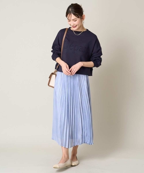 a.v.v(アーヴェヴェ)の「グロッシーサテンプリーツスカート(スカート・レディース・ダークインディゴブルー/チャコールグレー/ベージュ・40/38/36/42/34)」の9枚目の写真