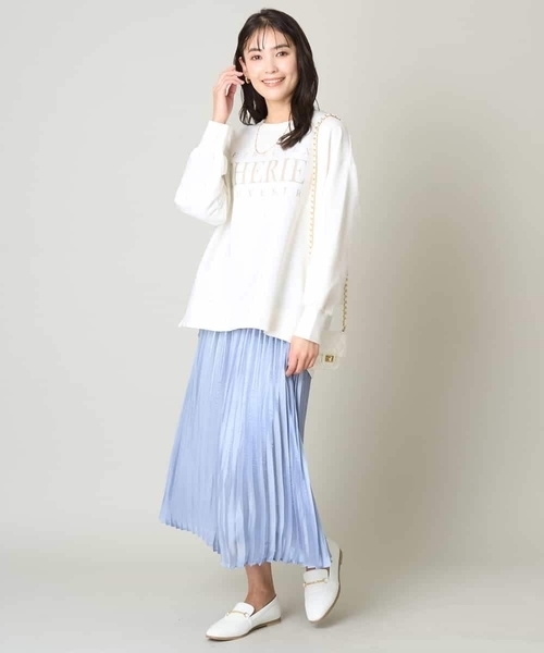 a.v.v(アーヴェヴェ)の「グロッシーサテンプリーツスカート(スカート・レディース・ダークインディゴブルー/チャコールグレー/ベージュ・40/38/36/42/34)」の11枚目の写真