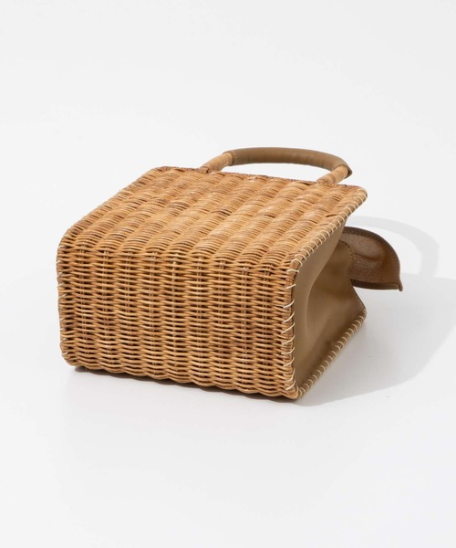 The Bagmati（ザバグマティ）の「BAGMATI LEATHER HANDLE BASKET