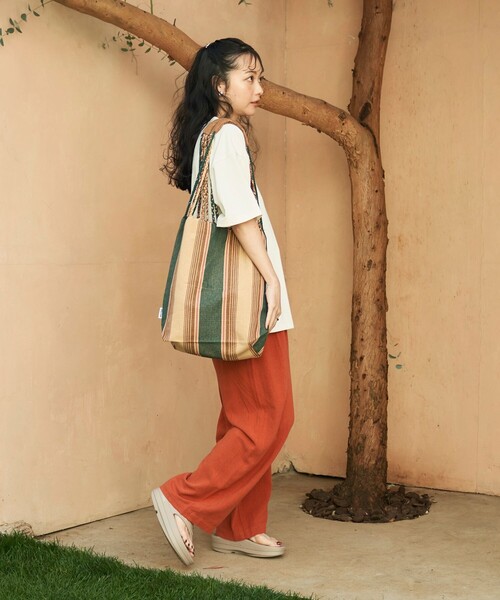 DULTON（ダルトン）の「DULTON/ダルトン Hanmmock tote L / ハンモックトート L（トートバッグ・レディース・オレンジ/レッド/サックスブルー/オリーブ・ONE SIZE）」の6枚目の写真