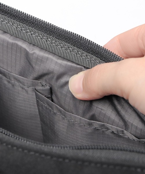 anello（アネロ）の「CABIN キャビン 撥水加工 10ポケット 大きめ ショルダーバッグ A5対応（ショルダーバッグ・レディース・グレイッシュベージュ/ブラック/スミクロ・FREE）」の8枚目の写真