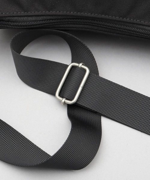 anello（アネロ）の「CABIN キャビン 撥水加工 10ポケット 大きめ ショルダーバッグ A5対応（ショルダーバッグ・レディース・グレイッシュベージュ/ブラック/スミクロ・FREE）」の9枚目の写真