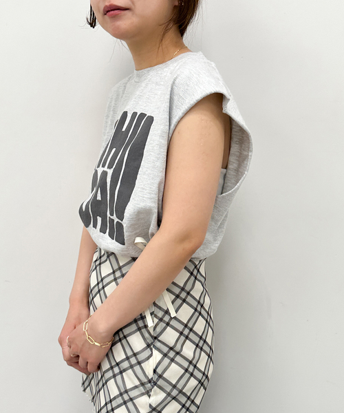 U by SPICK&SPAN(ユーバイスピックアンドスパン)の「【SCREEN STARS/スクリーンスターズ】別注ロゴN/S TEE(Tシャツ/カットソー・レディース・ピンク/ブラック系その他/レッド/ライトグレー・FREE)」の22枚目の写真