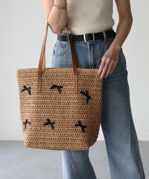 Riberry（リベリー）の「リボントートカゴバッグ（かごバッグ・レディース・ベージュ/ホワイト・FREE）」の3枚目の写真