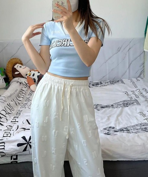 MEMECLE（メメクル）の「【 MEMECLE / メメクル 】半袖 レタリング ユニフォームシャツ　ゲームシャツ（Tシャツ/カットソー・レディース・レッド/ブラック/ライトブルー・S/M/L）」の4枚目の写真