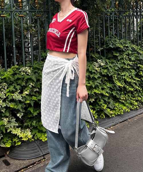 MEMECLE（メメクル）の「【 MEMECLE / メメクル 】半袖 レタリング ユニフォームシャツ　ゲームシャツ（Tシャツ/カットソー・レディース・レッド/ブラック/ライトブルー・S/M/L）」の13枚目の写真