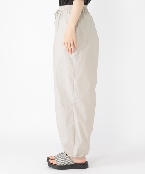 studio CLIP（スタディオクリップ）の「パラシュートパンツ[プチサイズあり]（その他パンツ・レディース・スモーク/カーキ/ライトグレー・FREE/PF）」の12枚目の写真