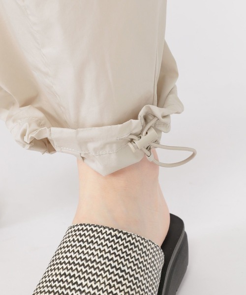 studio CLIP（スタディオクリップ）の「パラシュートパンツ[プチサイズあり]（その他パンツ・レディース・スモーク/カーキ/ライトグレー・FREE/PF）」の18枚目の写真