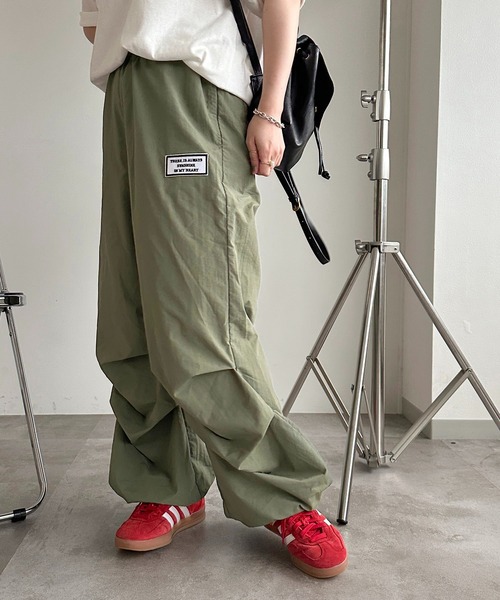 apres jour mignon(アプレジュールミニョン)の「【apres jour mignon SOIE】ユニセックスナイロンタックパンツ【ZOZOTOWN限定アイテム】(その他パンツ・レディース・カーキ/ブラック/オフホワイト・X-LARGE/MEDIUM/SMALL)」の7枚目の写真