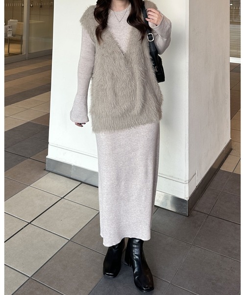 GeeRA（ジーラ）の「リブニットワンピース×シャギーベストセット（ワンピース・レディース・ブラック/ベージュ・MEDIUM/LARGE）」の14枚目の写真