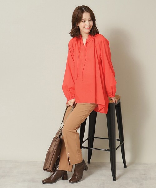 ITS'DEMO(イッツデモ)の「◆【薄手/腰回りカバー/袖口ゴム/手洗い可】スキッパーチュニック(シャツ/ブラウス・レディース・オフホワイト/オレンジ/ブルー/ネイビー・00)」の17枚目の写真