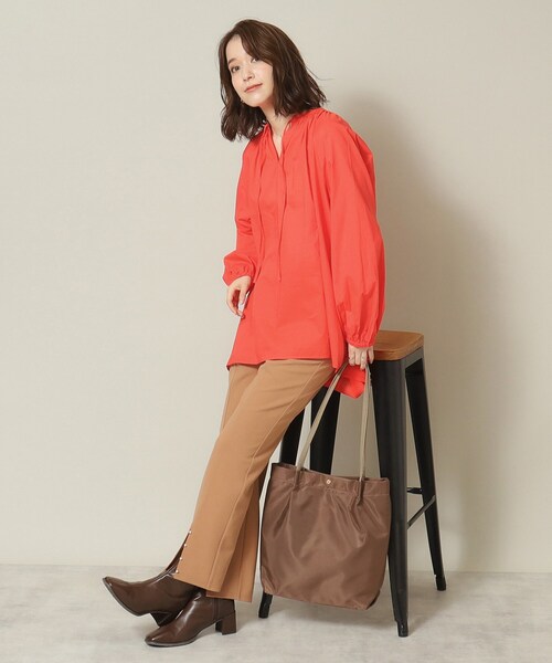 ITS'DEMO(イッツデモ)の「◆【薄手/腰回りカバー/袖口ゴム/手洗い可】スキッパーチュニック(シャツ/ブラウス・レディース・オフホワイト/オレンジ/ブルー/ネイビー・00)」の18枚目の写真