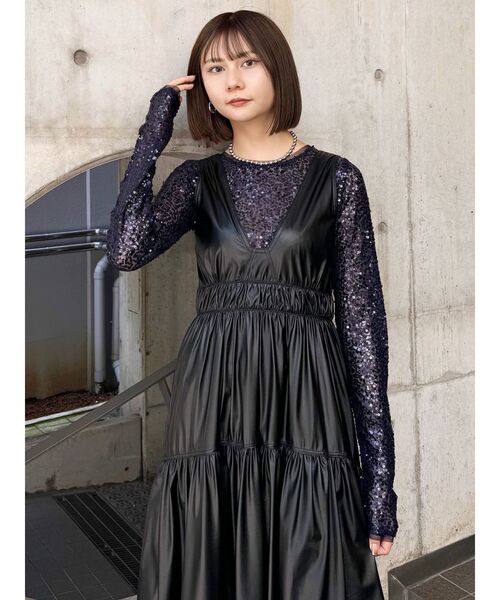 MURUA（ムルーア）の「スパンコールセミシアートップス（Tシャツ/カットソー・レディース・ブラック/ネイビー・FREE）」の13枚目の写真