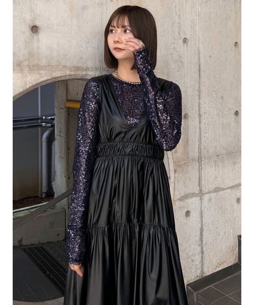 MURUA（ムルーア）の「スパンコールセミシアートップス（Tシャツ/カットソー・レディース・ブラック/ネイビー・FREE）」の14枚目の写真