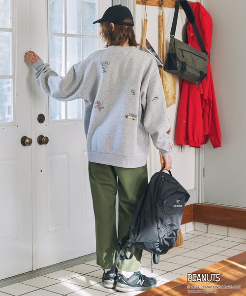 PEANUTS（ピーナッツ）の「【PEANUTS / SNOOPY】別注 ピーナッツ スヌーピー&フレンズ ヴィンテージライク スウェット（スウェット・レディース・ネイビー/オートミール/アイボリー/杢グレー・FREE）」の8枚目の写真