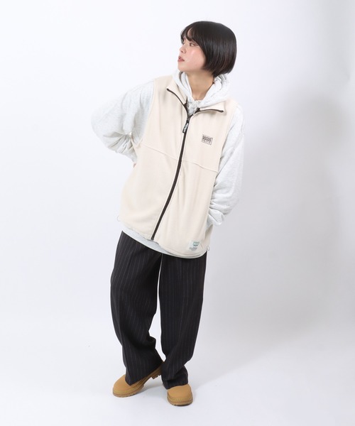 DISCUS ATHLETIC(ディスカス アスレチック)の「DISCUS ATHLETIC(ディスカスアスレチック)スタンドネックフリースベスト レディース メンズ ユニセックス(ベスト・レディース・ブラック/ネイビー/ブラウン/アイボリー・M/L)」の5枚目の写真