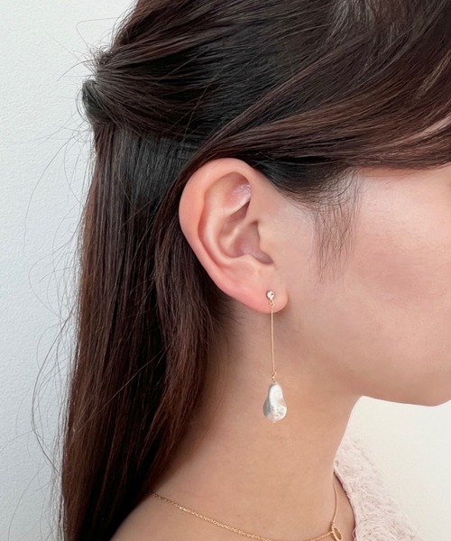 ciite'(シーテ)の「swing baroque pearl pierce (両耳用)(ピアス(両耳用)・レディース・ゴールド・FREE)」の5枚目の写真
