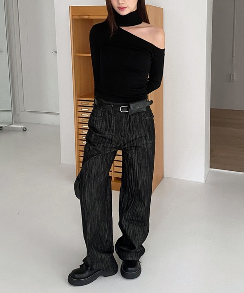 by muni:r(バイ ムニール)の「バックポケットロウデニムパンツ(デニムパンツ・レディース・ブラック/ブルー・MEDIUM/SMALL)」の3枚目の写真