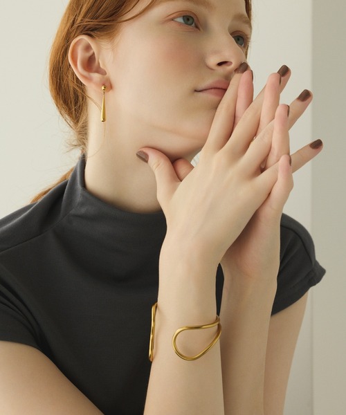 CENE（セネ）の「【CENE】セネ/メタルラインワイドバングル（バングル/リストバンド・レディース・シルバー/ゴールド・FREE）」の5枚目の写真