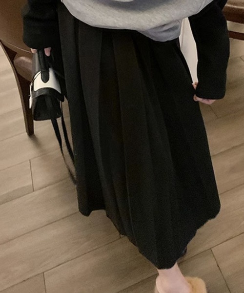 LAC-VERT（ラック・ヴェール）の「シンプルロングプリーツスカート（スカート・レディース・グレー/ブラック・FREE）」の2枚目の写真