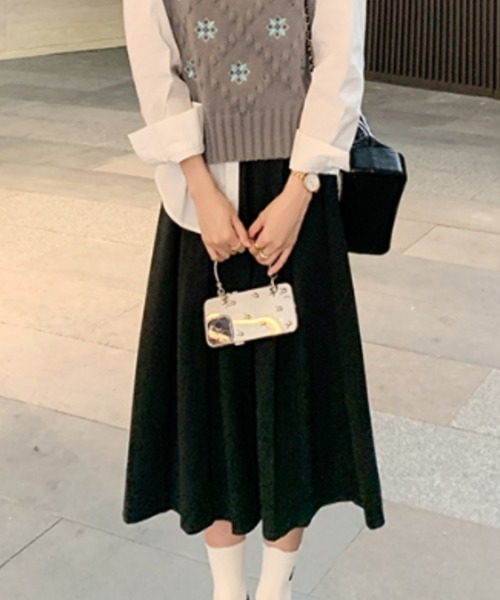 LAC-VERT（ラック・ヴェール）の「シンプルロングプリーツスカート（スカート・レディース・グレー/ブラック・FREE）」の8枚目の写真