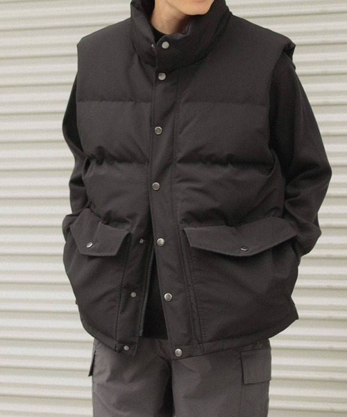 ITEMS URBANRESEARCH（アイテムズ アーバンリサーチ）の「『撥水』多機能 ボリュームパデッドベスト（ダウンベスト・メンズ・ブラック/カーキ/グレー・MEDIUM/LARGE）」の2枚目の写真