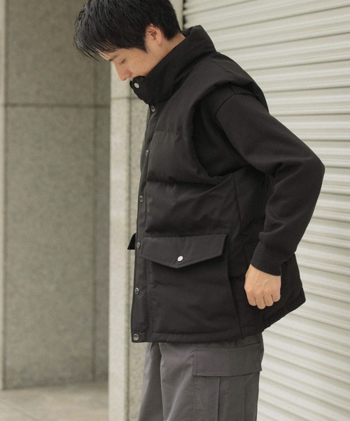 ITEMS URBANRESEARCH（アイテムズ アーバンリサーチ）の「『撥水』多機能 ボリュームパデッドベスト（ダウンベスト・メンズ・ブラック/カーキ/グレー・MEDIUM/LARGE）」の4枚目の写真