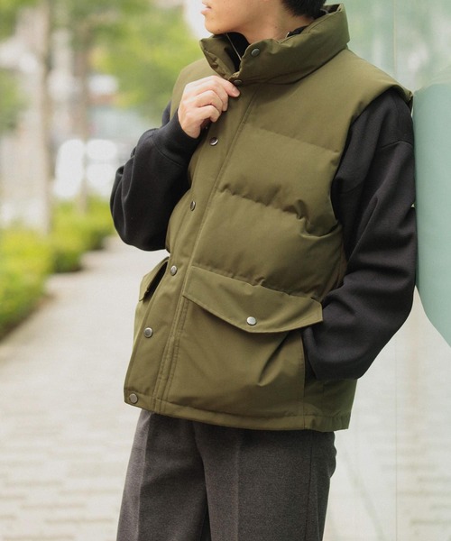 ITEMS URBANRESEARCH（アイテムズ アーバンリサーチ）の「『撥水』多機能 ボリュームパデッドベスト（ダウンベスト・メンズ・ブラック/カーキ/グレー・MEDIUM/LARGE）」の8枚目の写真