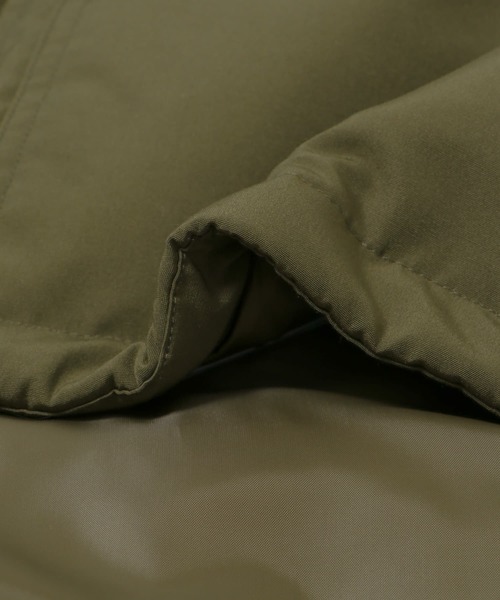 ITEMS URBANRESEARCH（アイテムズ アーバンリサーチ）の「『撥水』多機能 ボリュームパデッドベスト（ダウンベスト・メンズ・ブラック/カーキ/グレー・MEDIUM/LARGE）」の19枚目の写真