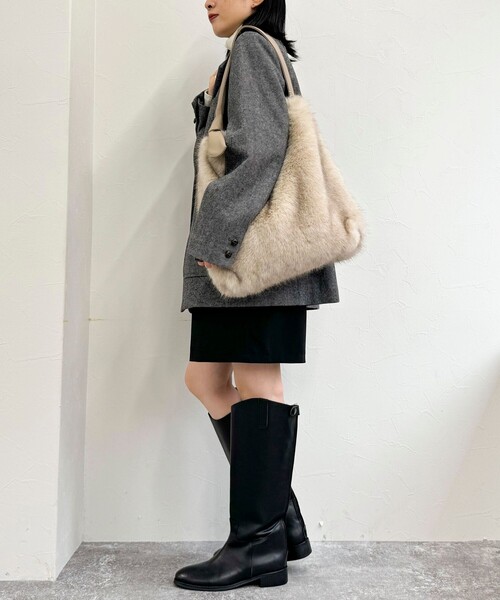 fredy emue（フレディエミュ）の「結びハンドルファートートバック（ハンドバッグ・レディース・アイボリー/グレイッシュベージュ・FREE）」の15枚目の写真