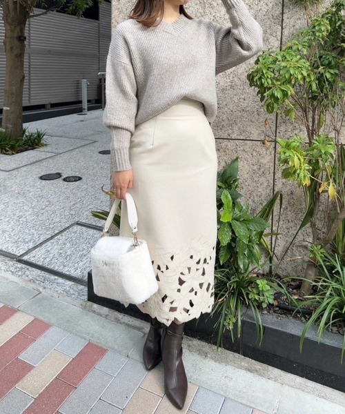 NOELA(ノエラ)の「バックリボンゆるニット(ニット/セーター・レディース・ネイビー/モカ/オフホワイト・フリー)」の15枚目の写真