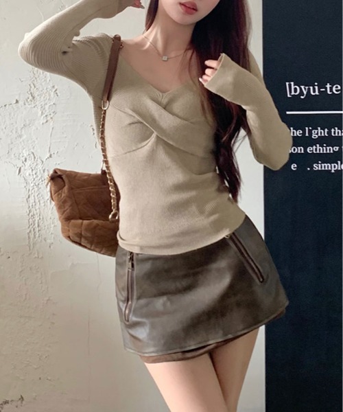 kirakiraShop(キラキラショップ)の「ツイスト Vネック リブニット トップス(ニット/セーター・レディース・モカ/ホワイト/ブラック・FREE)」の12枚目の写真