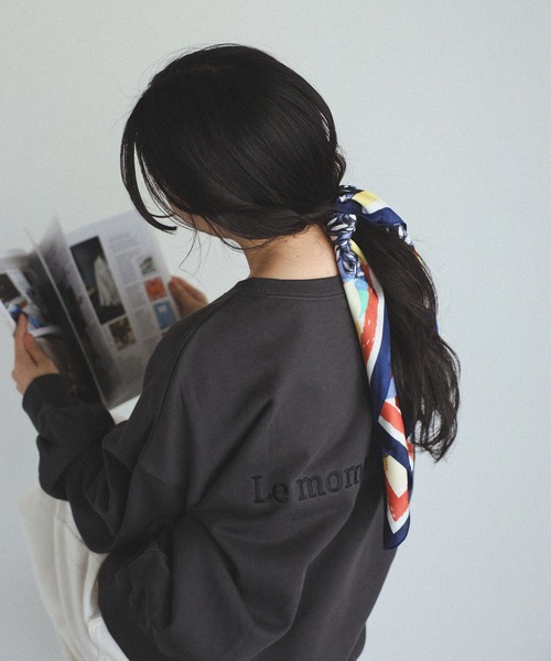 Bonjour Sagan（ボンジュールサガン）の「柄スカーフ(70×70)（バンダナ/スカーフ・レディース・ネイビー/ゼブラ/レオパード・FREE）」の2枚目の写真