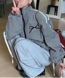 Per sist ence（パーシエンス）の「ガーリースポーティ スタンドカラージップアップブルゾン（リボンプリント）（ブルゾン）」