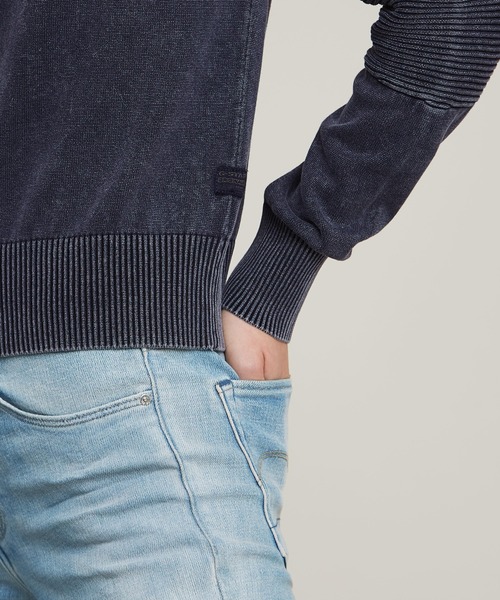 G-STAR（ジースター）の「WASHED LIGHTWEIGHT BIKER KNITTED SWEATER/ヴィンテージライクバイカーデザインニットセーター（ニット/セーター・レディース・ブルー系その他・MEDIUM/X-SMALL/SMALL）」の5枚目の写真