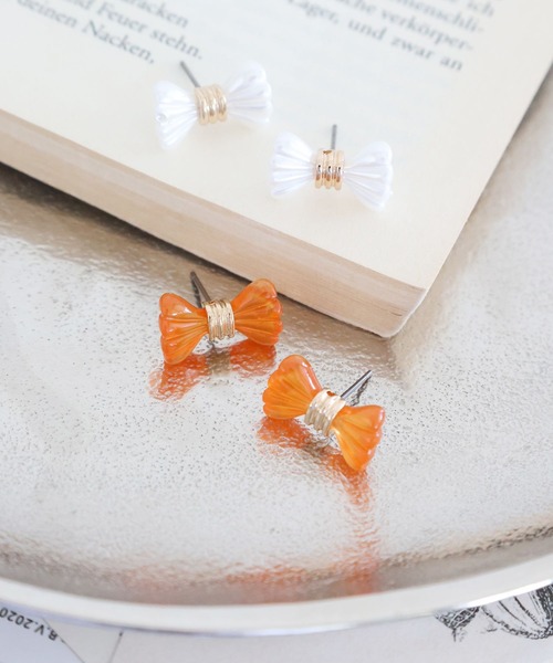 niko and...（ニコアンド）の「クリアリボン2SETピアス（ピアス（両耳用）・レディース・ライトブルー/オレンジ・0）」の2枚目の写真