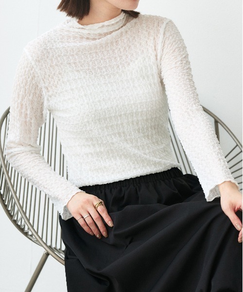 ad thie(アドティエ)の「ぽこぽこハイネック カットソー(Tシャツ/カットソー・レディース・ブラック/カーキ/オフホワイト/チャコール/ブラウン・FREE)」の2枚目の写真