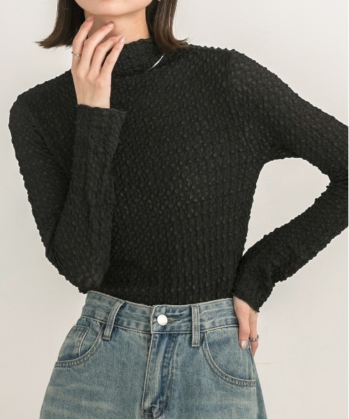 ad thie(アドティエ)の「ぽこぽこハイネック カットソー(Tシャツ/カットソー・レディース・ブラック/カーキ/オフホワイト/チャコール/ブラウン・FREE)」の3枚目の写真