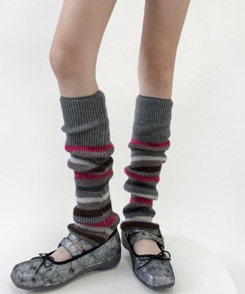 Vipoa（ヴィポア）の「マルチボーダーニットレッグウォーマー（レッグウォーマー・レディース・ブラック/アイボリー/ネイビー/ベージュ/グレー/バーガンディー・FREE）」の4枚目の写真