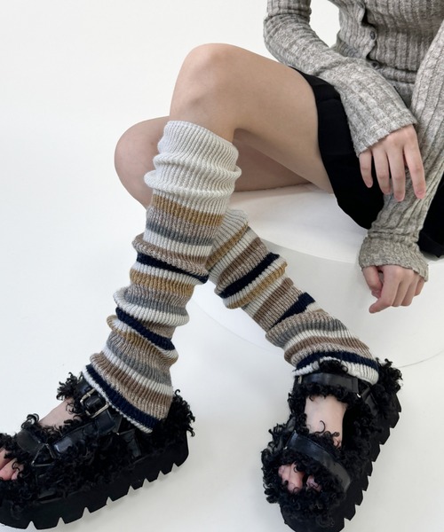 Vipoa（ヴィポア）の「マルチボーダーニットレッグウォーマー（レッグウォーマー・レディース・ブラック/アイボリー/ネイビー/ベージュ/グレー/バーガンディー・FREE）」の12枚目の写真