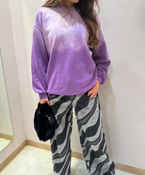 LETee（レティー）の「段染めワンウォッシュトレーナー（スウェット・レディース・パープル/グリーン/ブルー/ブラック・FREE）」の12枚目の写真