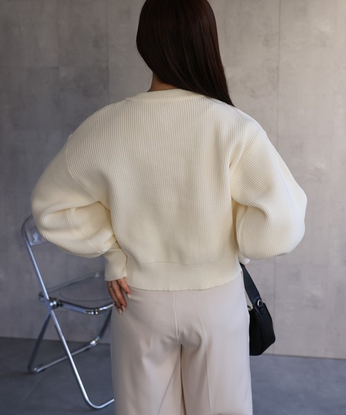 ap retro(アプレトロ)の「BIGボタンニットカーディガン / ショートカーディガン(カーディガン/ボレロ・レディース・グレー/オレンジ/オフホワイト/ネイビー/ブルー/ベージュ・FREE)」の11枚目の写真