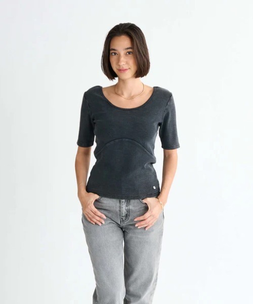 ROXY(ロキシー)の「EMBRACE YOURSELF/ロキシー半袖Tシャツ(Tシャツ/カットソー・レディース・インディゴブルー/ベージュ/ブラック・SMALL/MEDIUM/LARGE)」の4枚目の写真