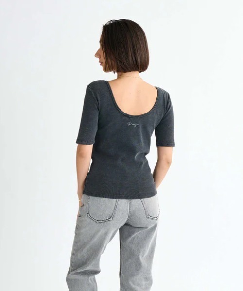ROXY(ロキシー)の「EMBRACE YOURSELF/ロキシー半袖Tシャツ(Tシャツ/カットソー・レディース・インディゴブルー/ベージュ/ブラック・SMALL/MEDIUM/LARGE)」の5枚目の写真