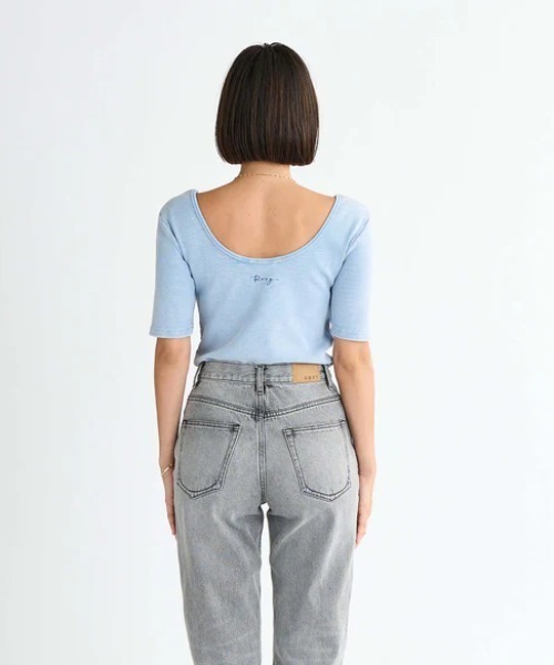 ROXY(ロキシー)の「EMBRACE YOURSELF/ロキシー半袖Tシャツ(Tシャツ/カットソー・レディース・インディゴブルー/ベージュ/ブラック・SMALL/MEDIUM/LARGE)」の15枚目の写真
