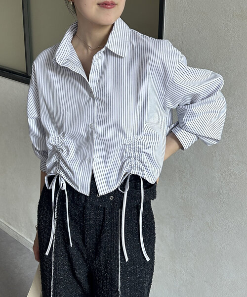 Thevon(ゼボン)の「ドロストストライプショートシャツ(シャツ/ブラウス・レディース・オフホワイト/ブルー/ブラック・FREE)」の8枚目の写真