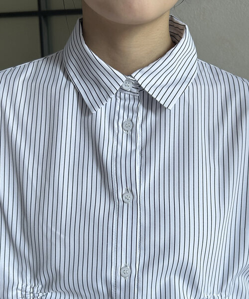 Thevon(ゼボン)の「ドロストストライプショートシャツ(シャツ/ブラウス・レディース・オフホワイト/ブルー/ブラック・FREE)」の12枚目の写真