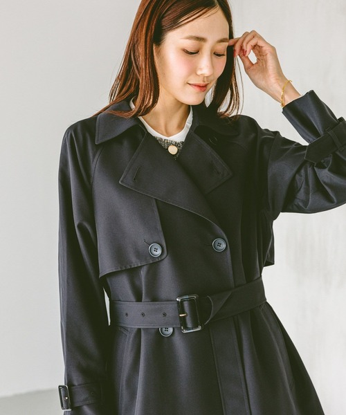 GLOBAL WORK（グローバルワーク）の「エアかるミドルトレンチコート/234546（トレンチコート・レディース・グレイッシュベージュ/ネイビー/ベージュ・MEDIUM/LARGE）」の17枚目の写真