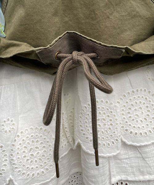 CIAOPANIC（チャオパニック）の「【UNESS/ユーネス】レースアップアノラックベスト（ベスト・レディース・カーキ・ONE SIZE）」の21枚目の写真
